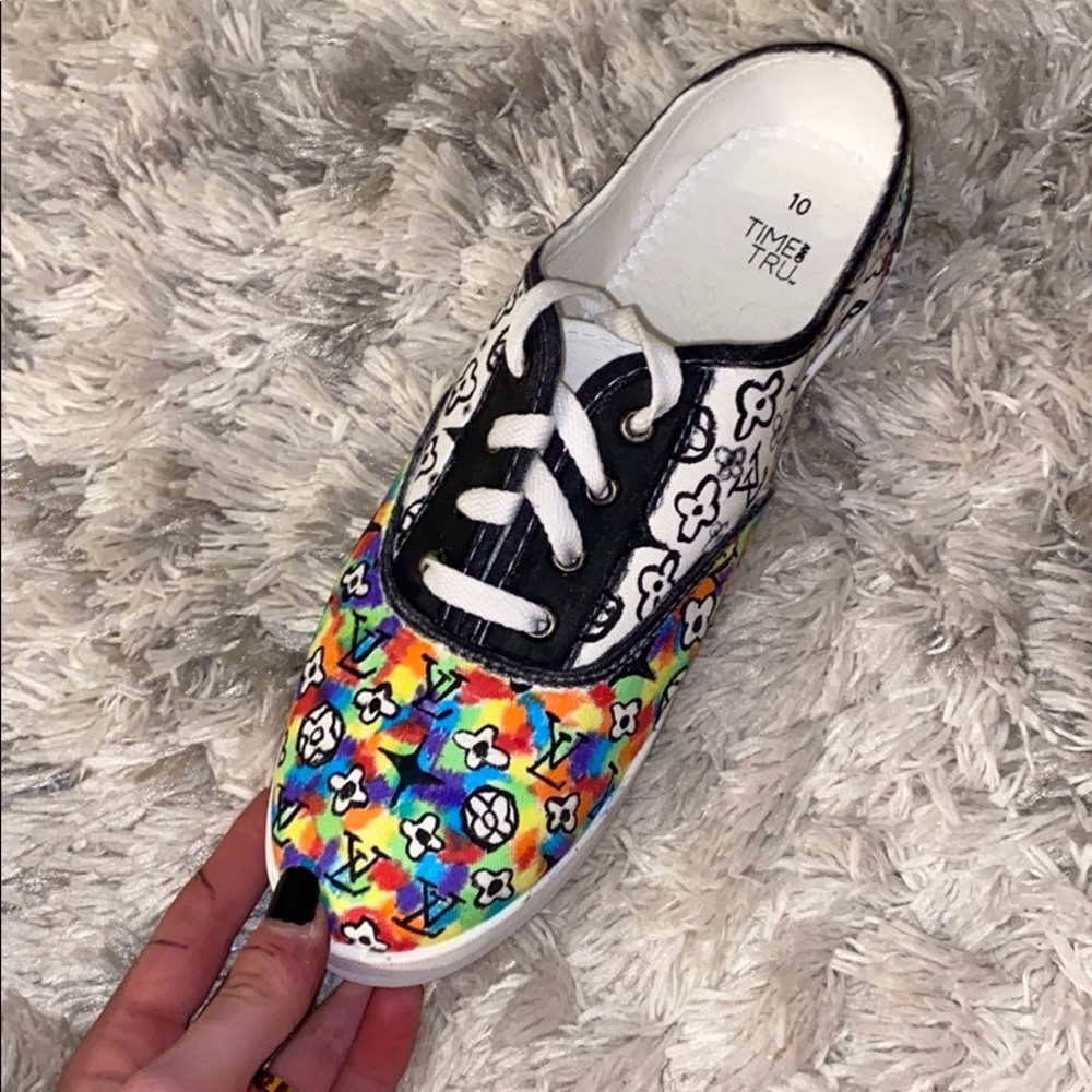 Louis Vuitton Tie Dye Kicks🌈🖤